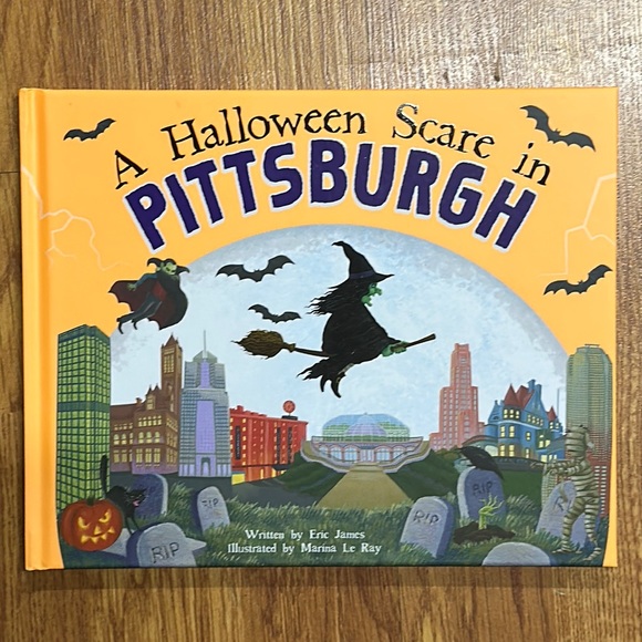 Barnes & Noble a Halloween scare in Pittsburg book - Picture 1 of 5